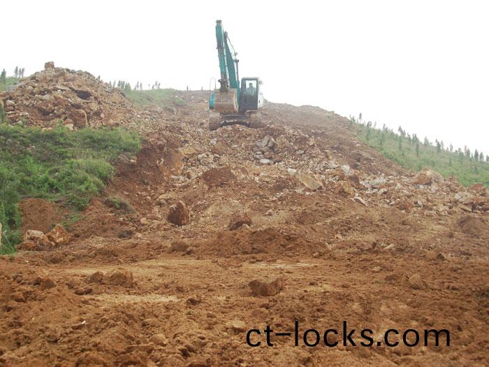 山(shan)東(dong)天然氣(qi)筦(guan)網(wang)工程泰(tai)安-青島(dao)榦(gan)線(xian)工(gong)程(cheng)線(xian)路施(shi)工(gong)