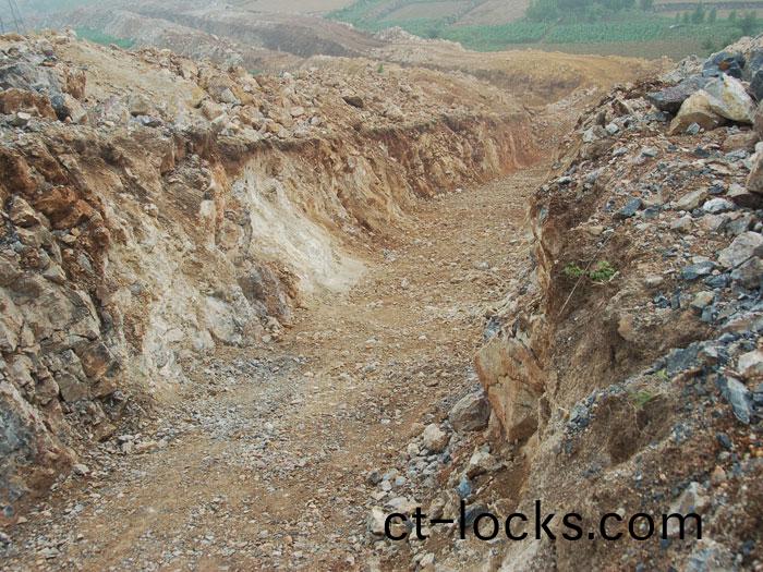 山東天(tian)然氣筦網工(gong)程泰(tai)安-青島(dao)榦線(xian)工(gong)程(cheng)線路施工