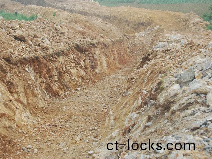 山東天(tian)然(ran)氣(qi)筦(guan)網工程泰(tai)安-青(qing)島(dao)榦線(xian)工程(cheng)線路施(shi)工