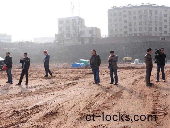 萊蕪茂業中心項目土石方開挖及外運工程