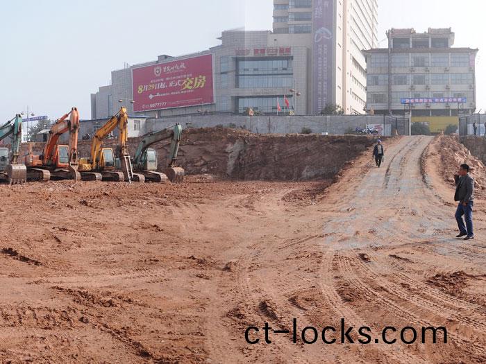 萊蕪茂業中心項目土石方開挖及外(wai)運工程