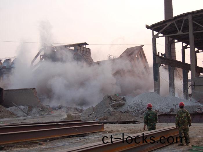 九(jiu)羊鋼筋混凝土控製爆破