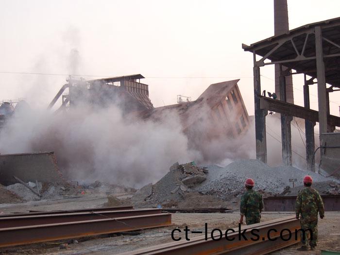 九羊鋼(gang)筋(jin)混(hun)凝土控製爆破